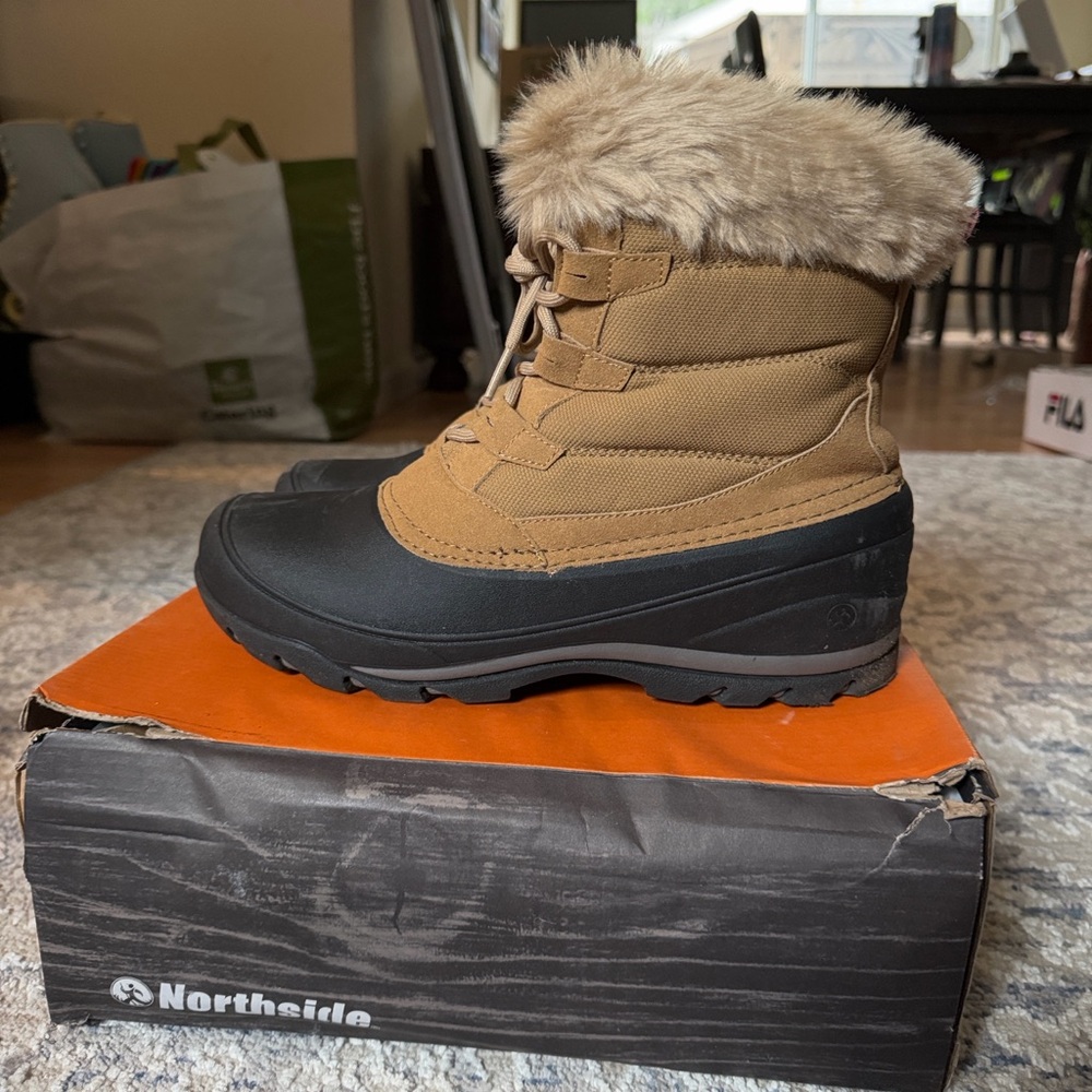 Northside Women's Insulated Winter Boots (Size 11)